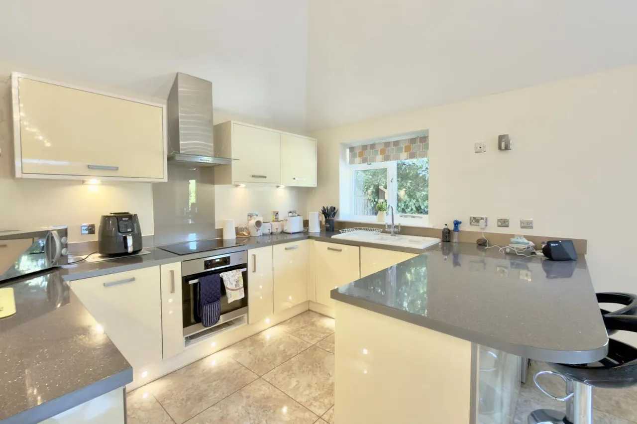 The Coach House, BH8, photo 21
