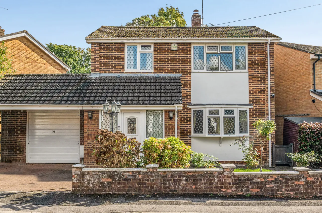 3 bed house for sale, Forest Close, Chandler's Ford, SO53