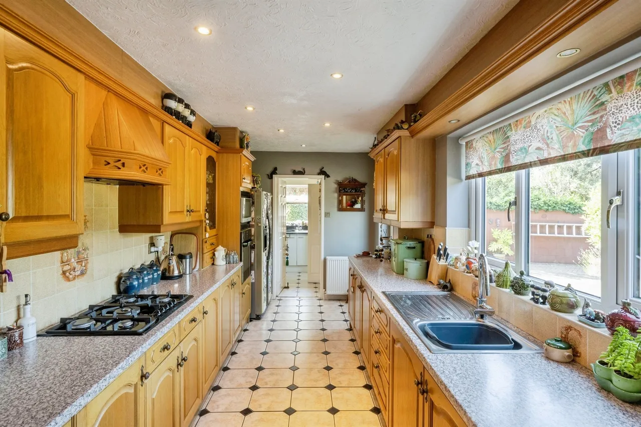St. Marys Road, Dunsville, DN7, photo 2