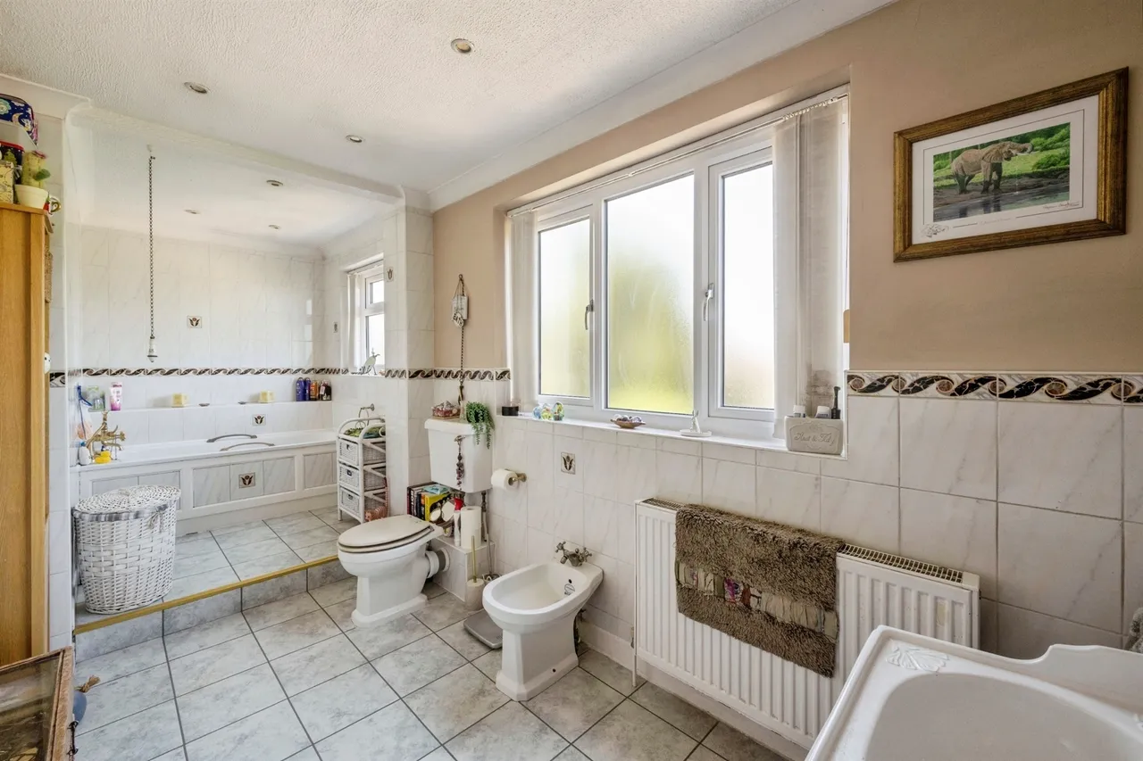 St. Marys Road, Dunsville, DN7, photo 14