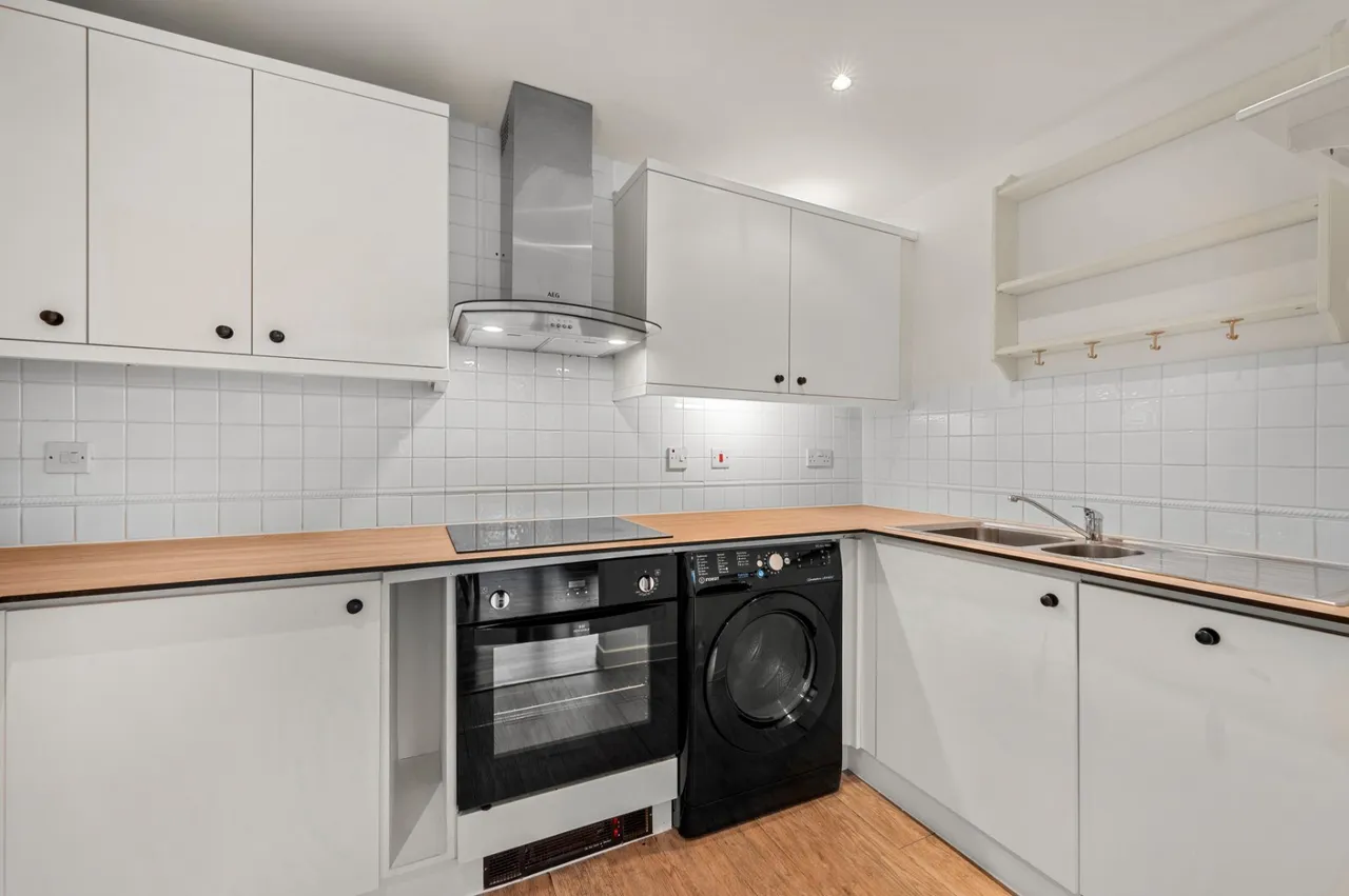 Boardwalk Place, London, E14, photo 10