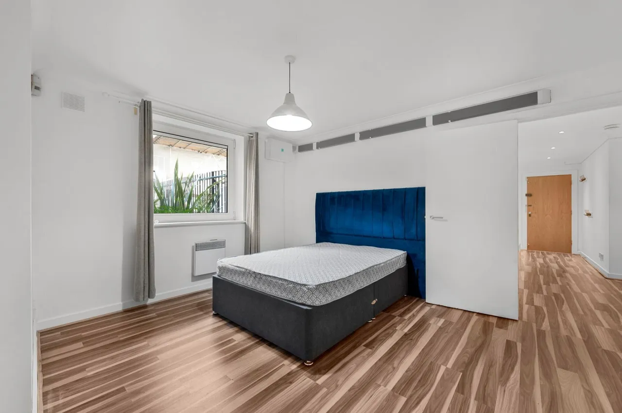Boardwalk Place, London, E14, photo 15