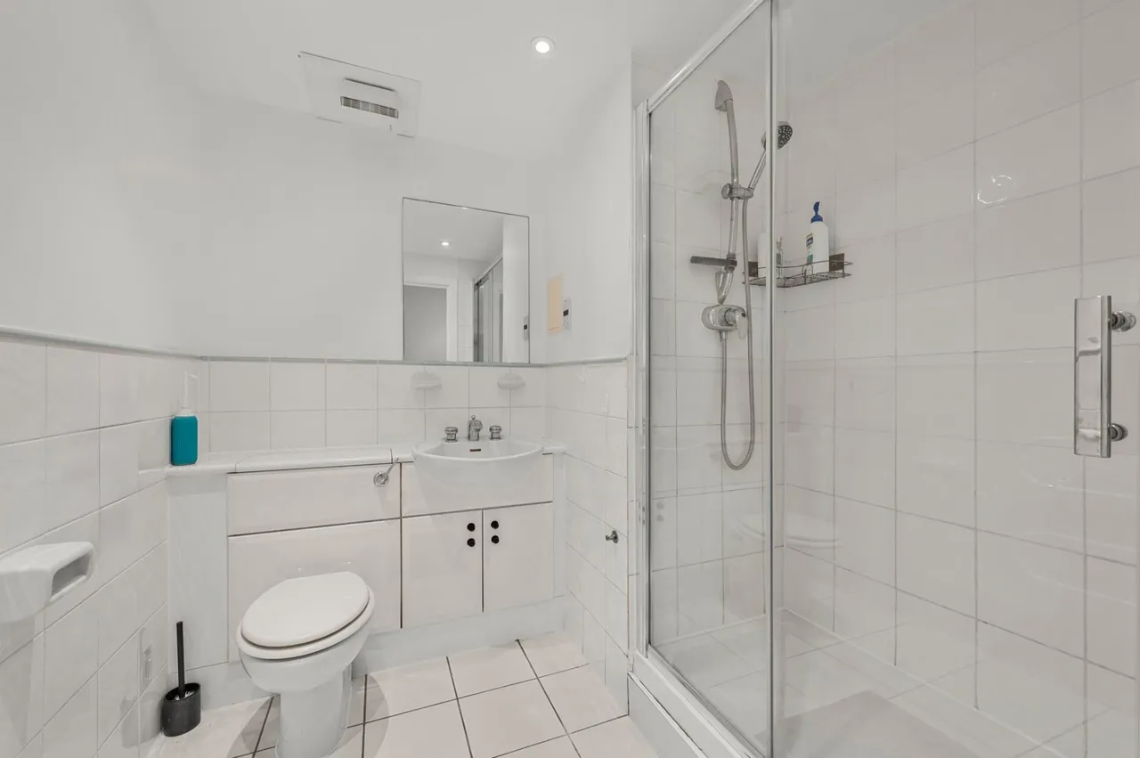 Boardwalk Place, London, E14, photo 6