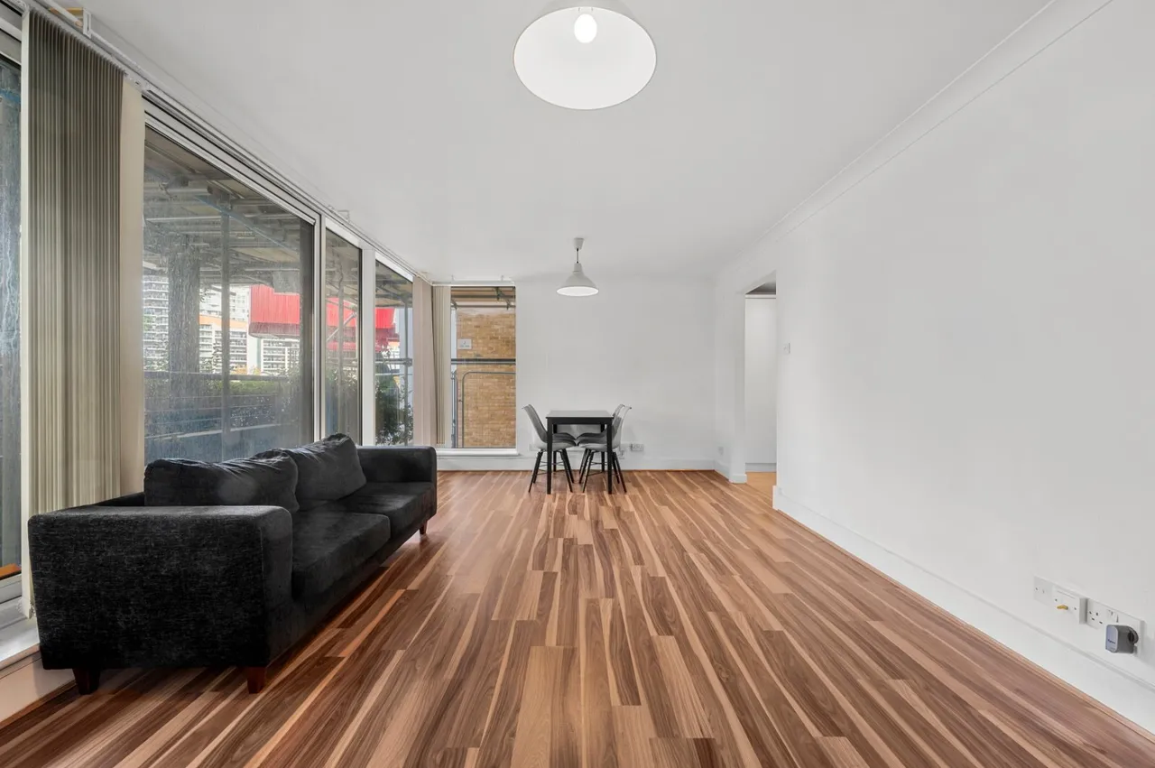 Boardwalk Place, London, E14, photo 11