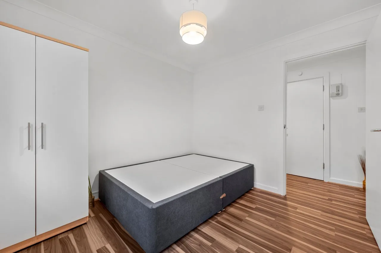 Boardwalk Place, London, E14, photo 14