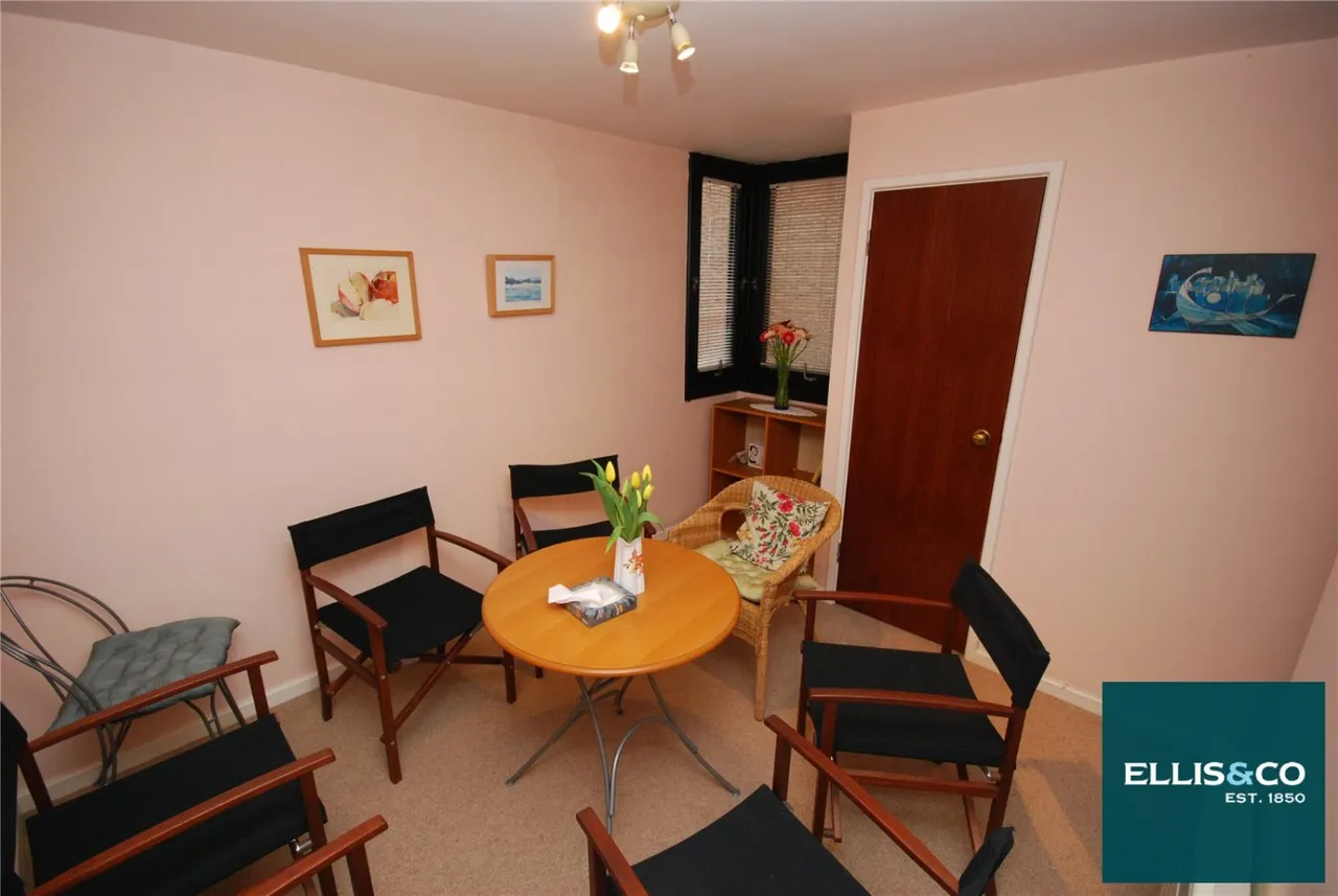 Britten Close, Golders Green, NW11, photo 2
