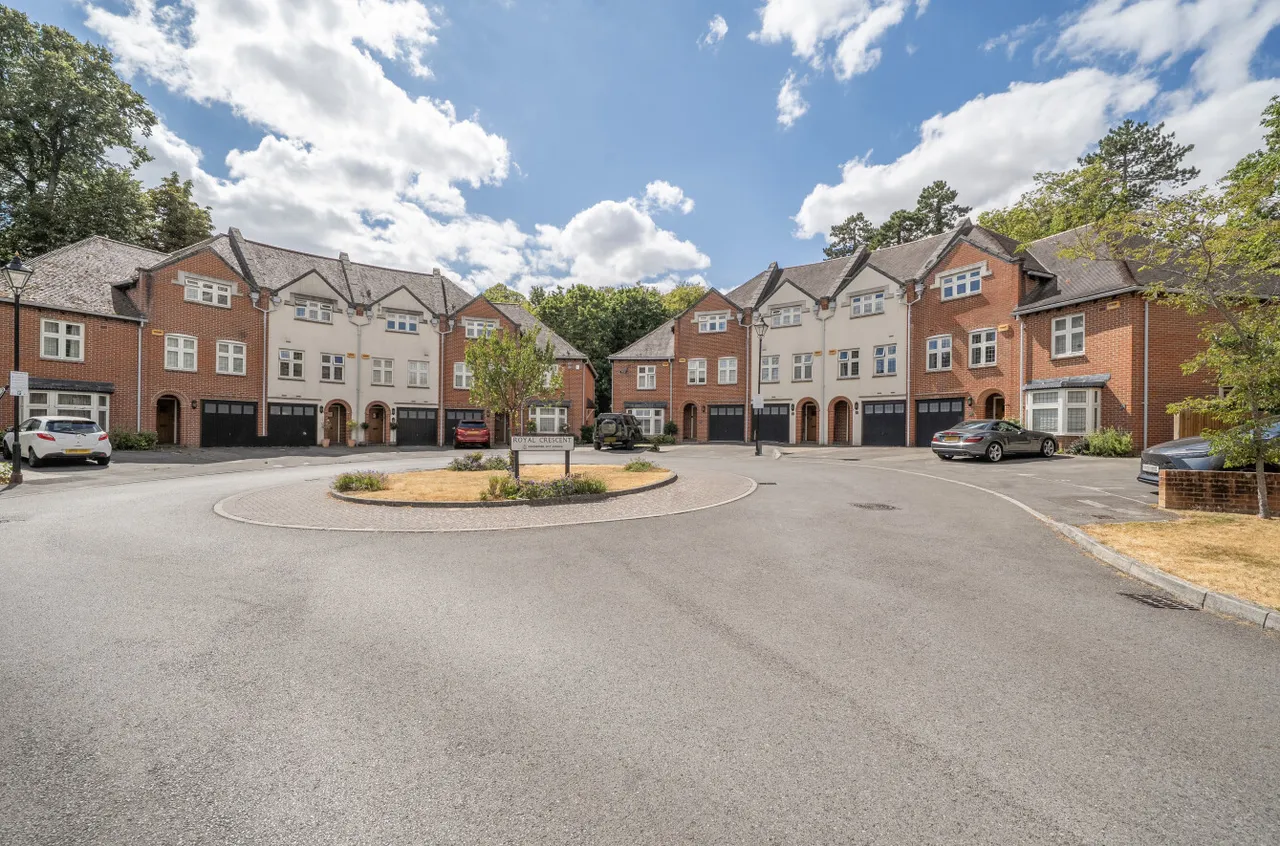Royal Crescent, Winchester, SO22, photo 14
