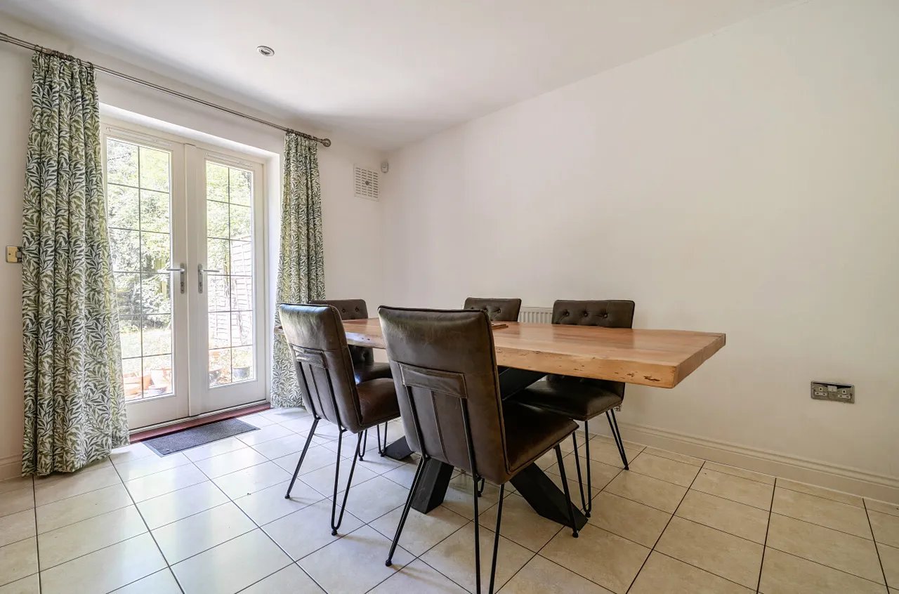 Royal Crescent, Winchester, SO22, photo 8