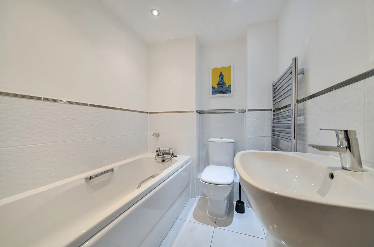 Royal Crescent, Winchester, SO22, photo 12