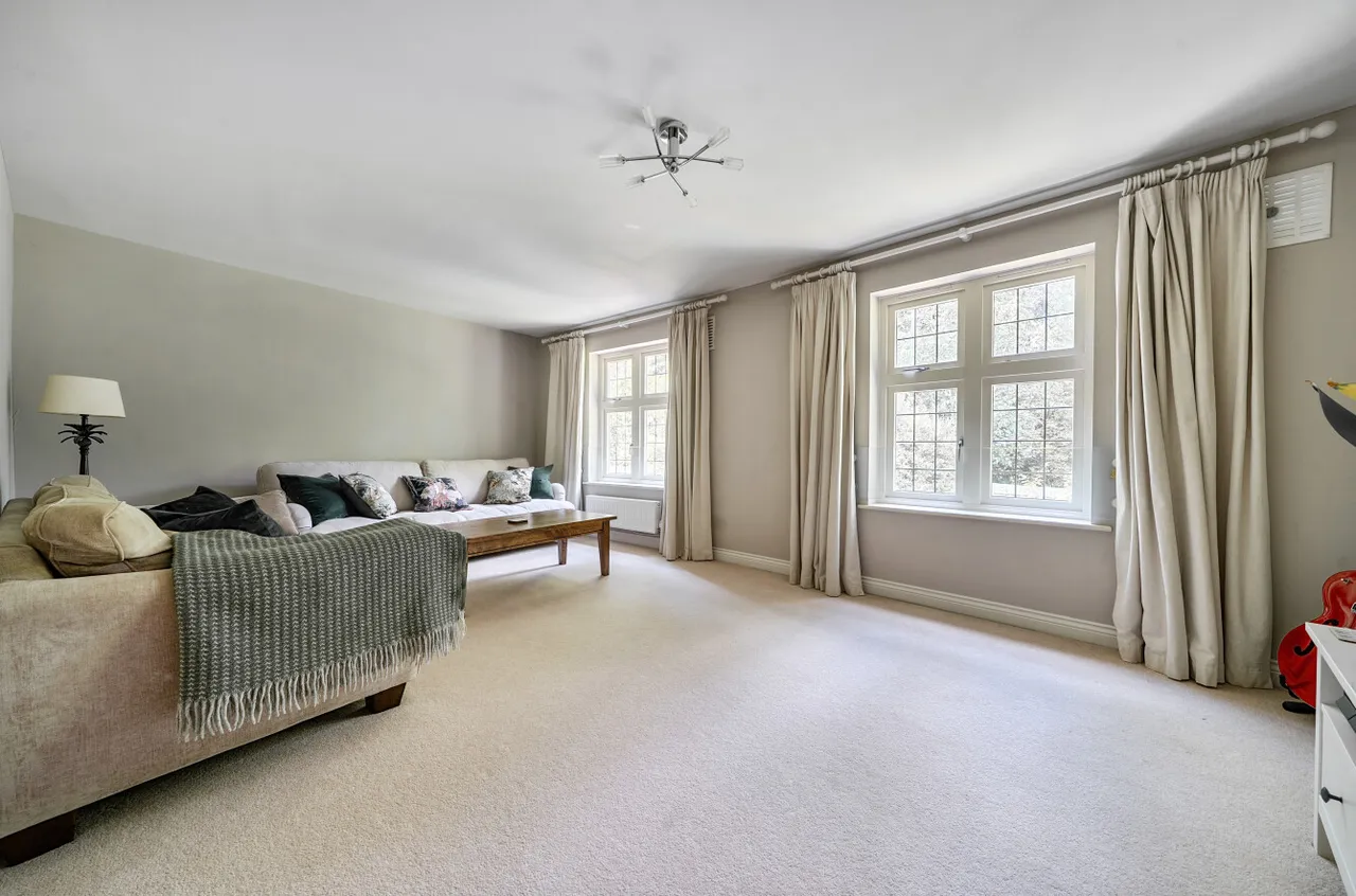 Royal Crescent, Winchester, SO22, photo 2