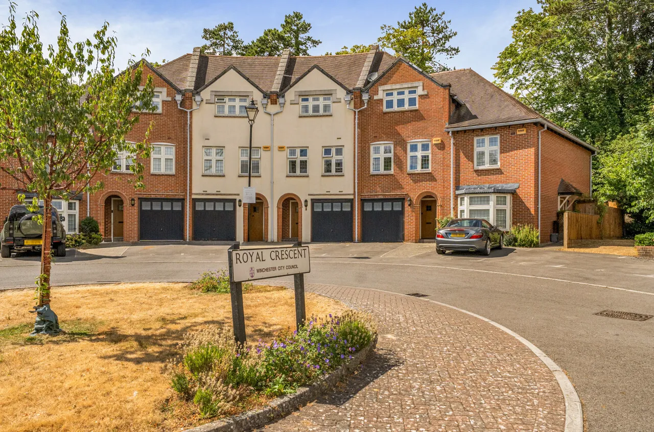 Royal Crescent, Winchester, SO22, photo 15