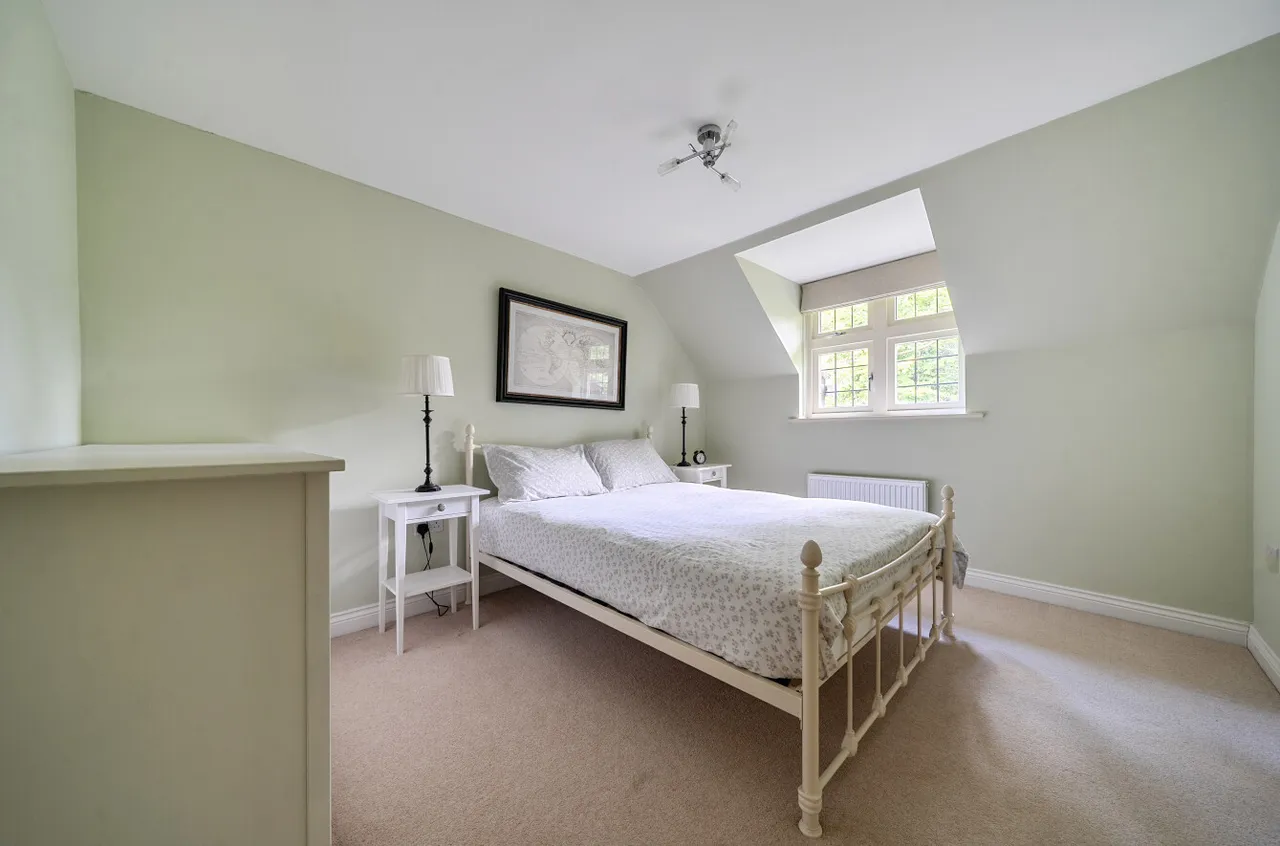 Royal Crescent, Winchester, SO22, photo 7