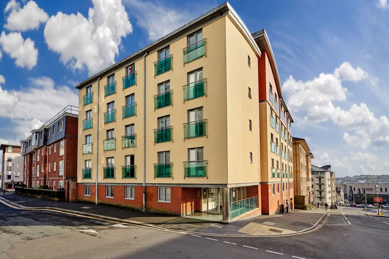 flat to rent, Regent Street, PL4