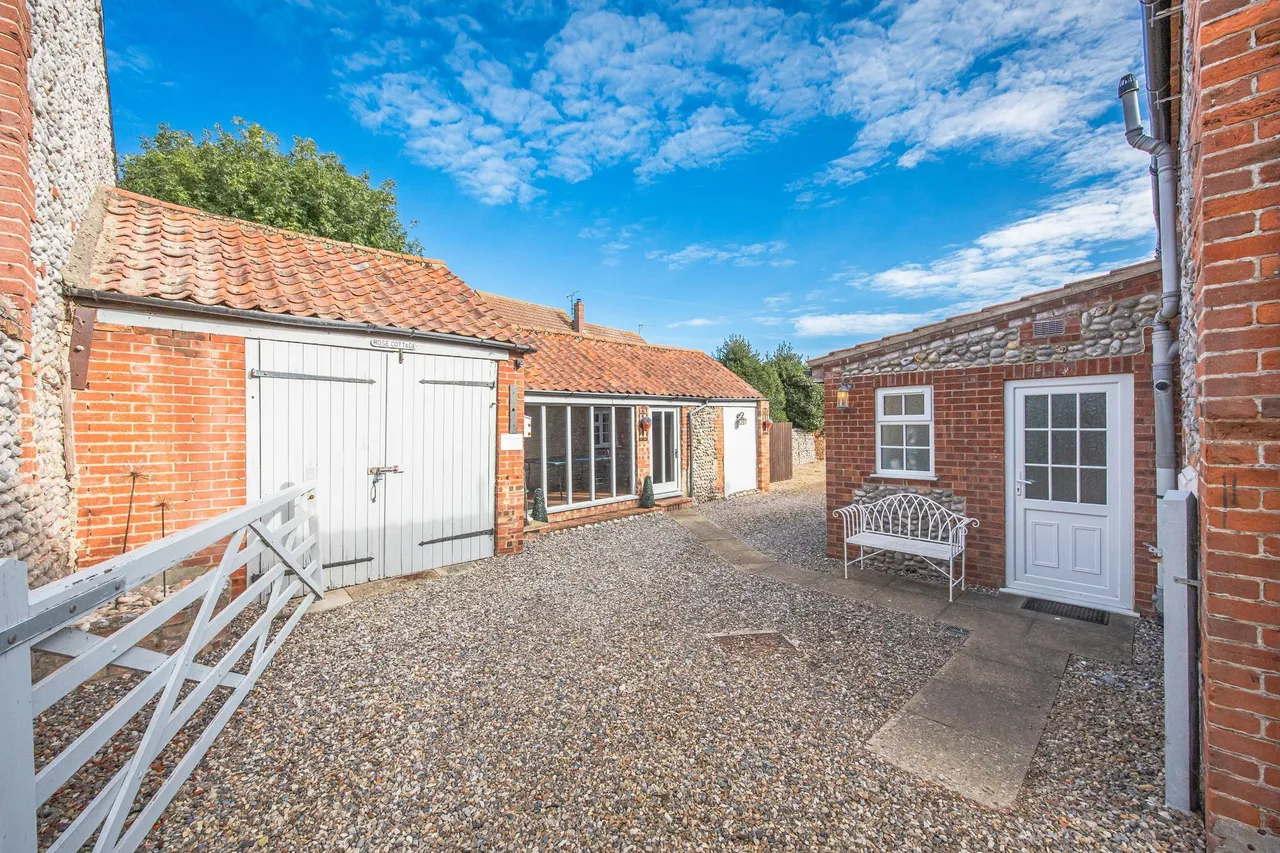 Impressive Flint Cottage in the Super, photo 4