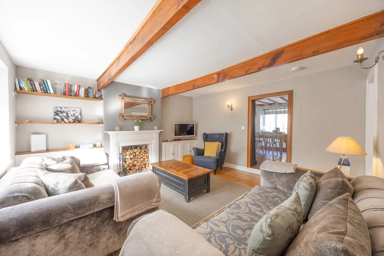 Impressive Flint Cottage in the Super, photo 2