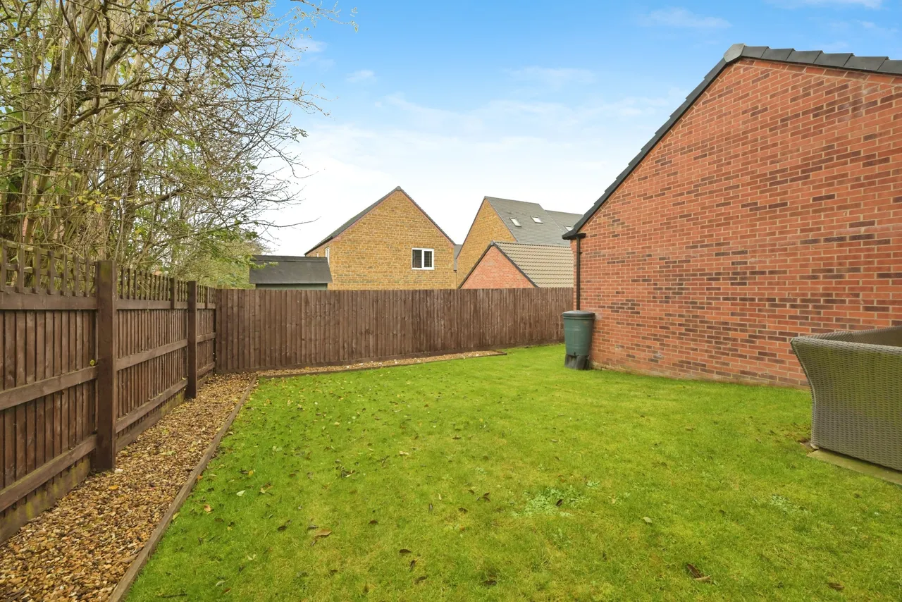 Damselfly Road, Northampton, Northamptonshire, NN4, photo 13
