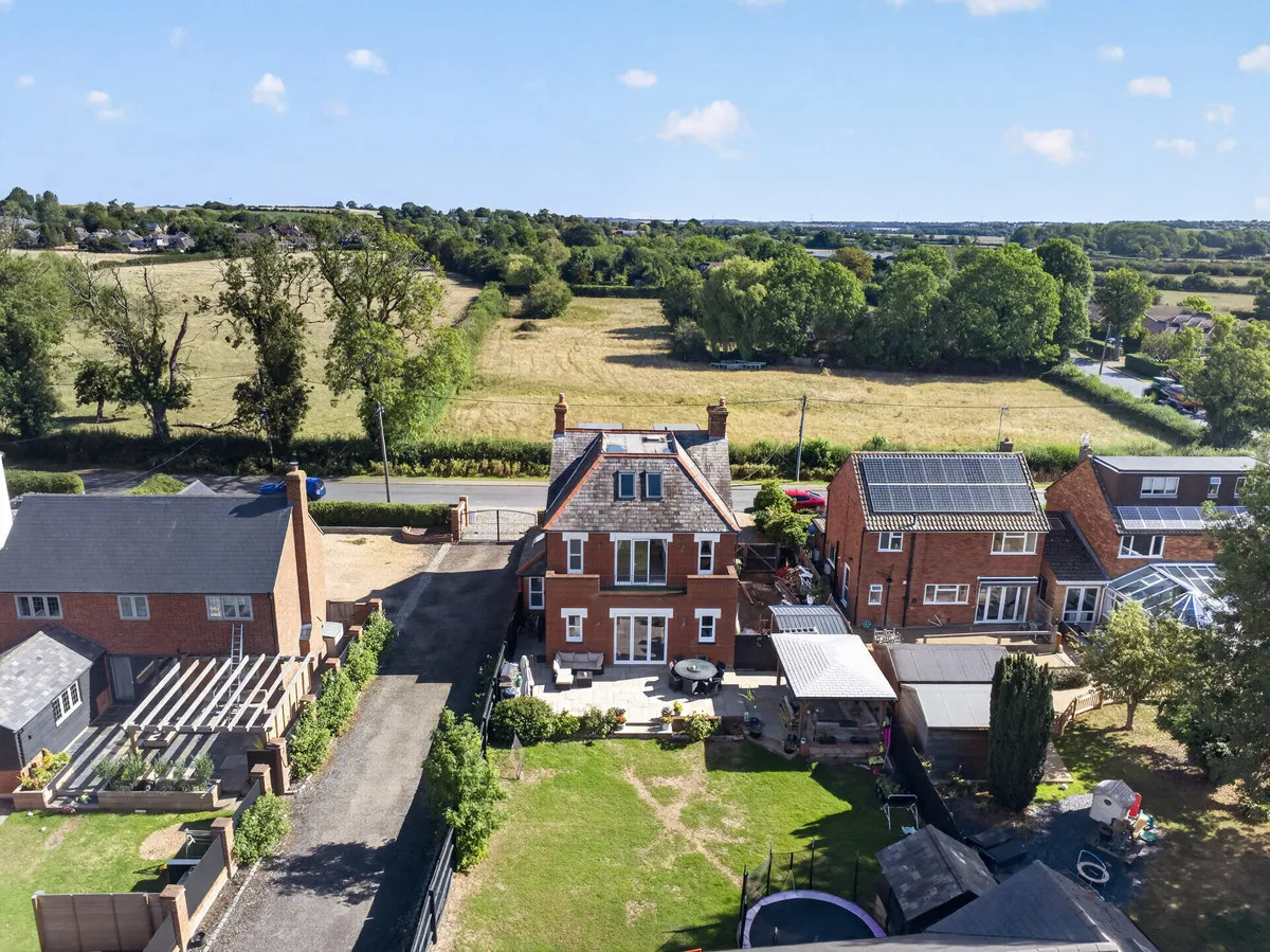 5 bed house for sale, Station Road, Stanbridge, LU7