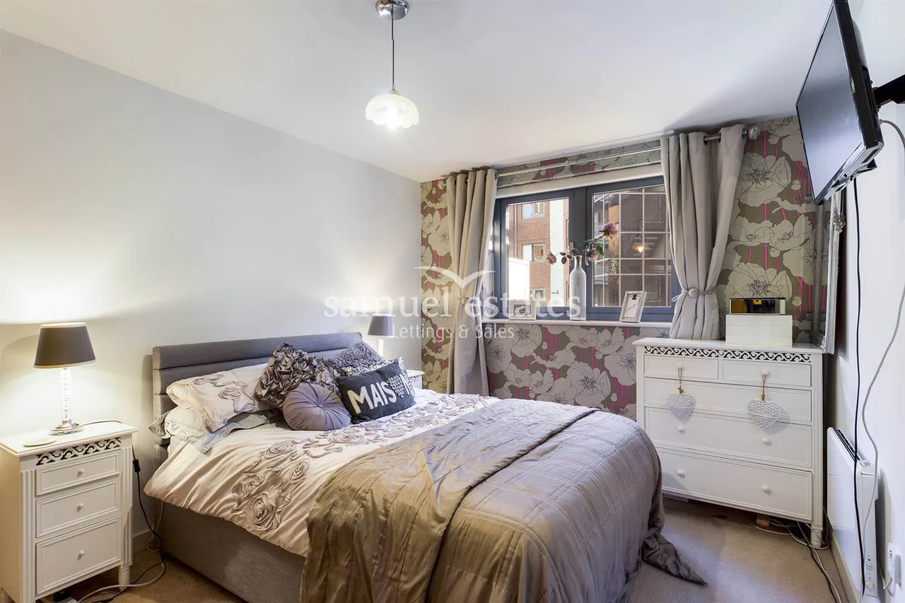 2 Chapter Way, London, SW19 2RY, photo 2