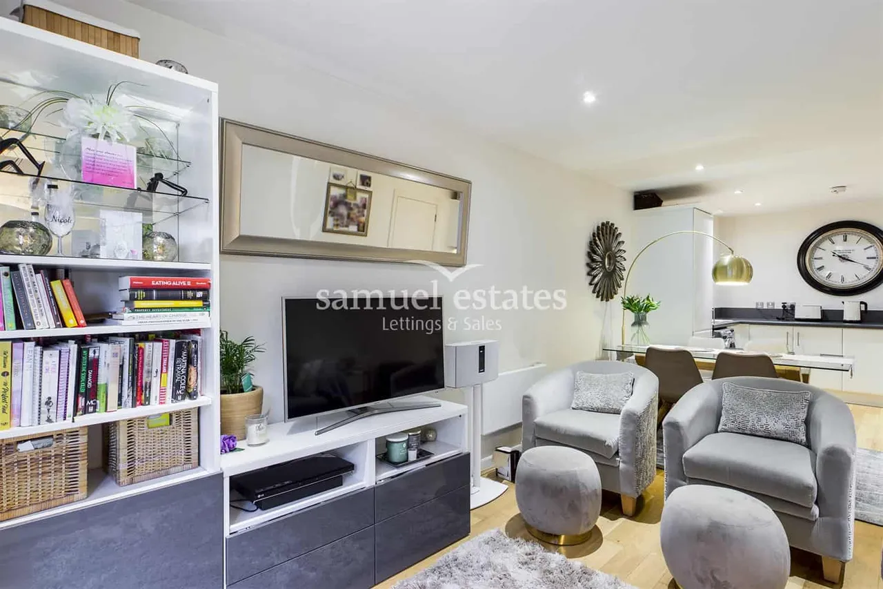 2 Chapter Way, London, SW19 2RY, photo 5