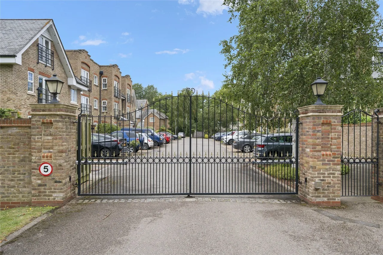 Jessamy Road, Weybridge, KT13, photo 2