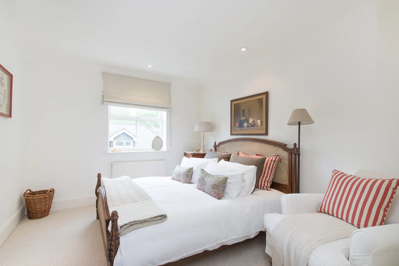 Kings Road, Richmond, TW10, photo 9