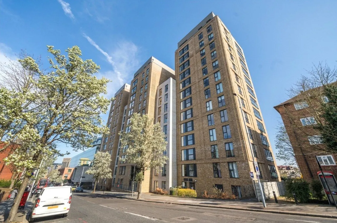 2 bed flat for sale — Wellington Street, SE18