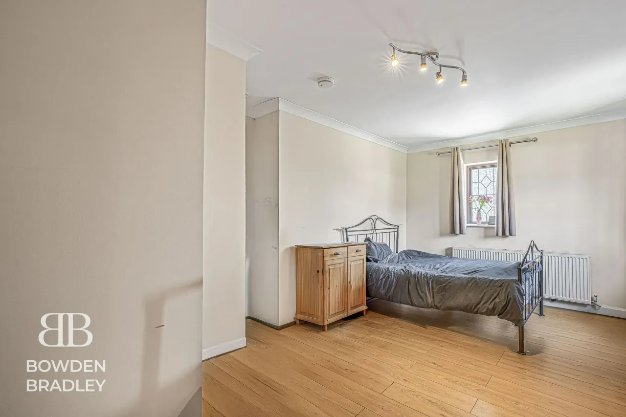 Havering Road, Collier Row, RM1, photo 13