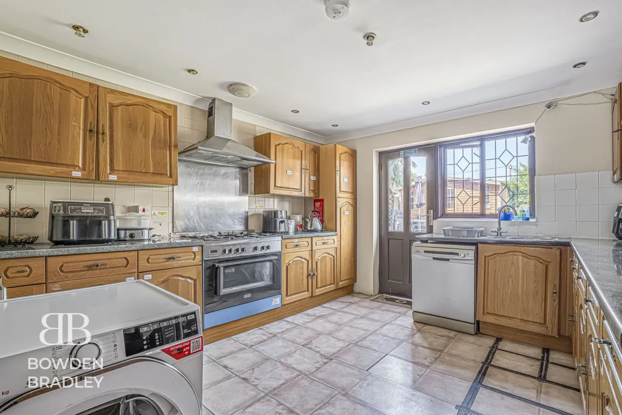 Havering Road, Collier Row, RM1, photo 29