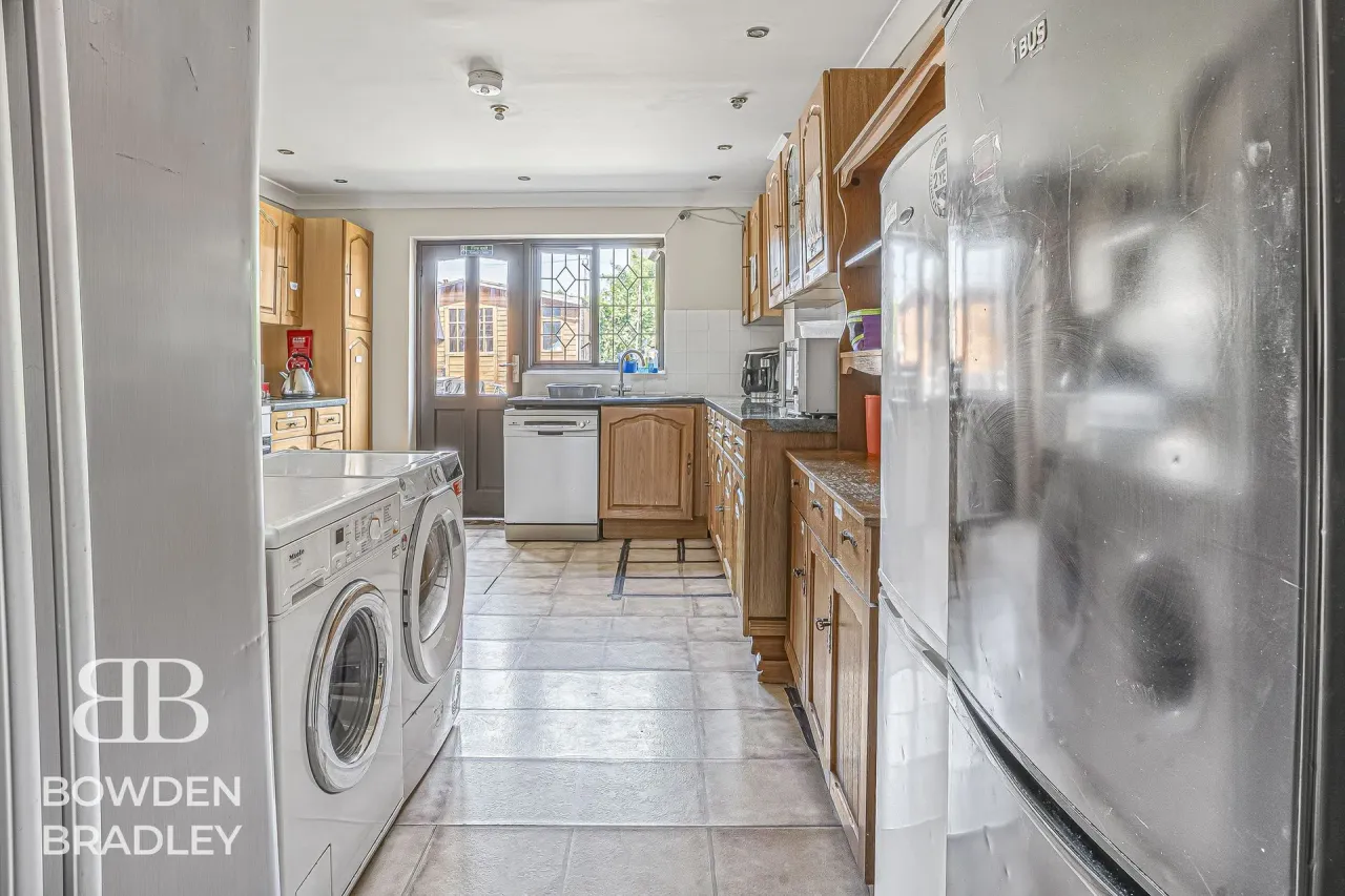 Havering Road, Collier Row, RM1, photo 28