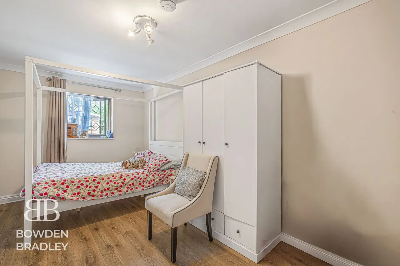 Havering Road, Collier Row, RM1, photo 38
