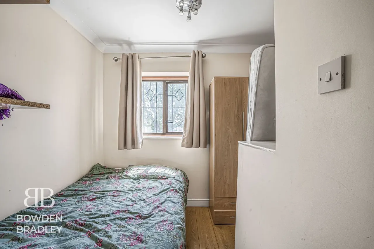 Havering Road, Collier Row, RM1, photo 39