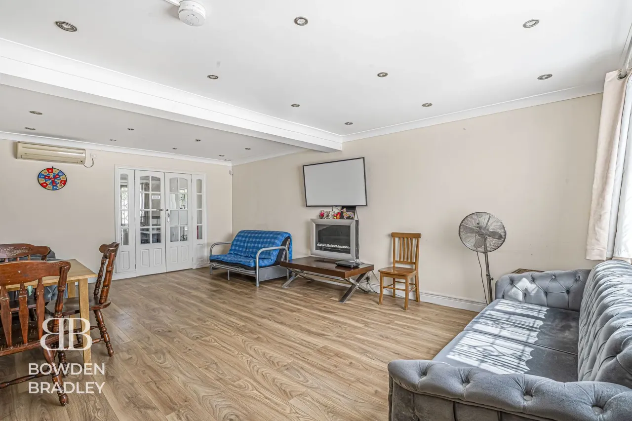 Havering Road, Collier Row, RM1, photo 21