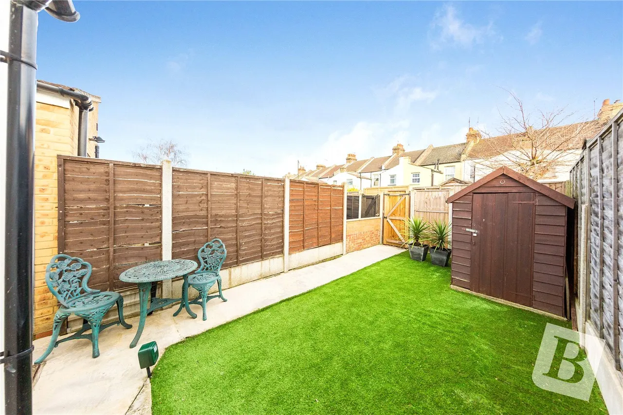 Mead Road, Gravesend, Kent, DA11, photo 11
