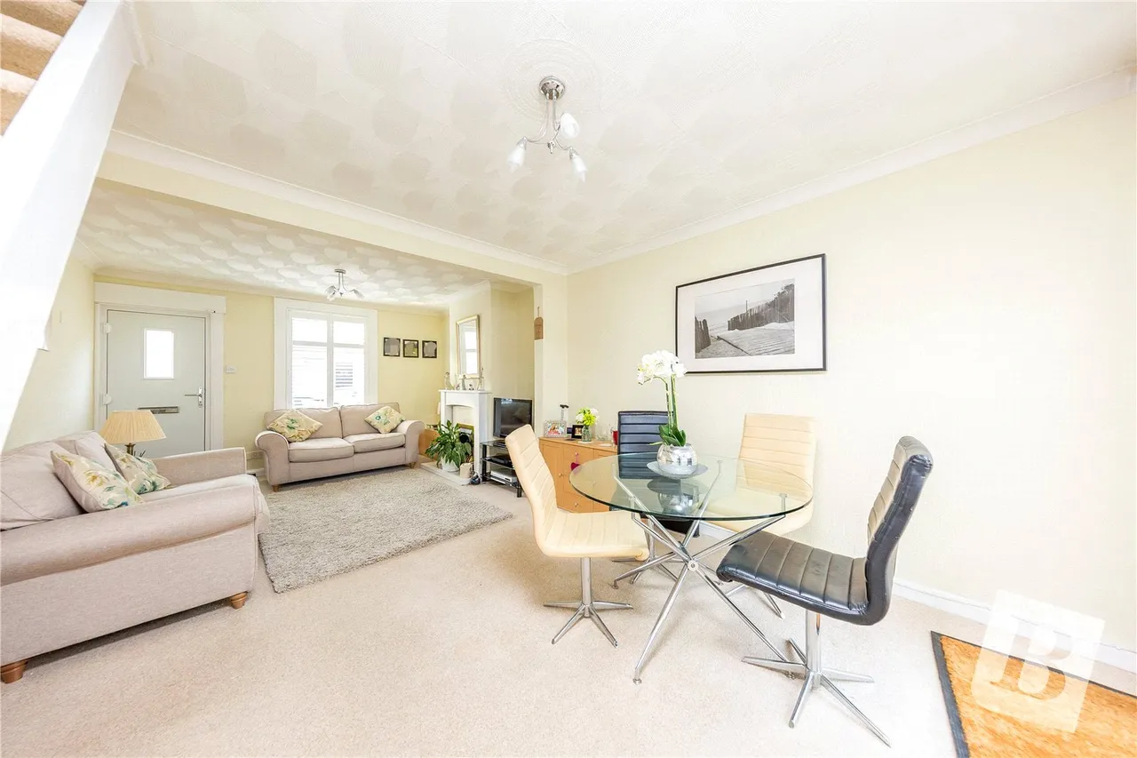 Mead Road, Gravesend, Kent, DA11, photo 5