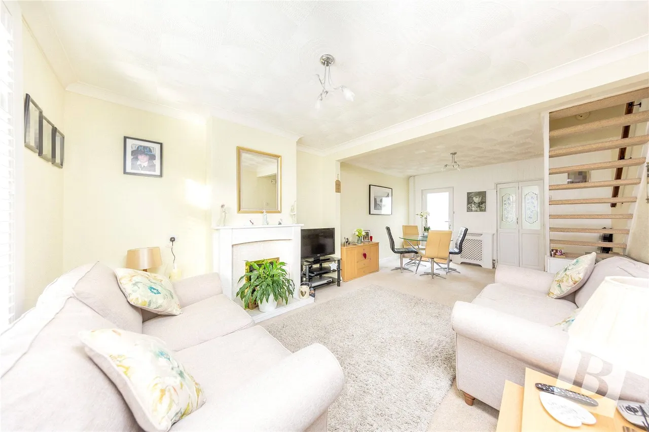 Mead Road, Gravesend, Kent, DA11, photo 3