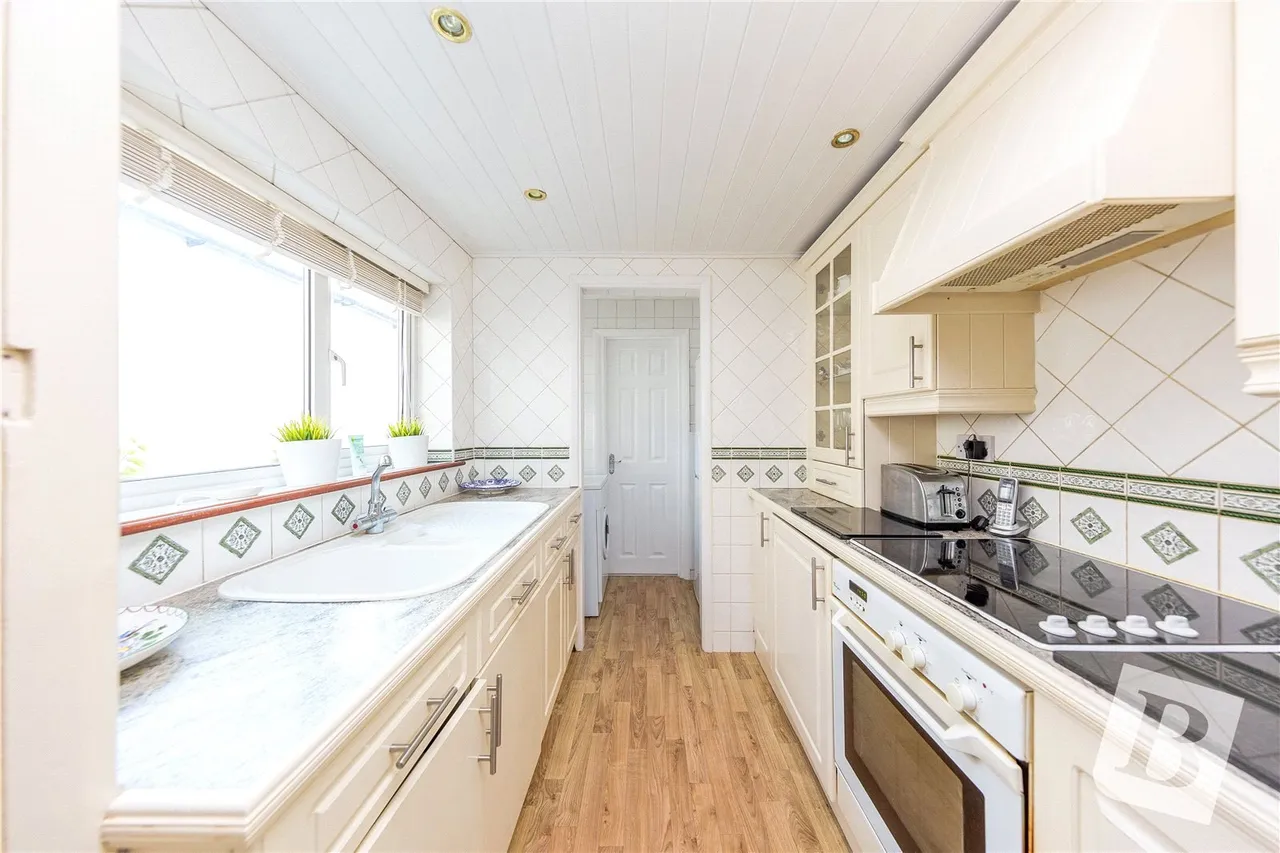 Mead Road, Gravesend, Kent, DA11, photo 4
