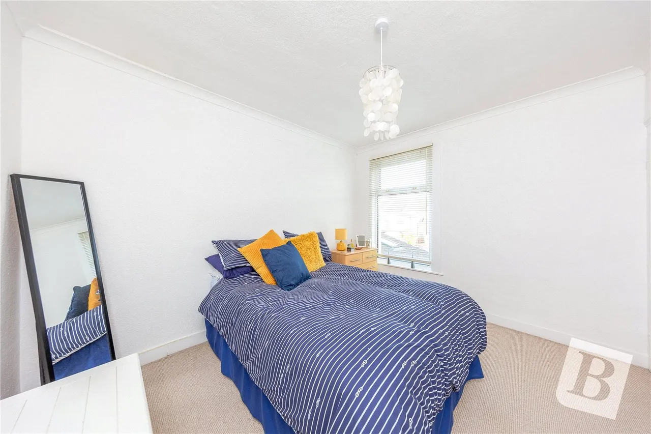 Mead Road, Gravesend, Kent, DA11, photo 9