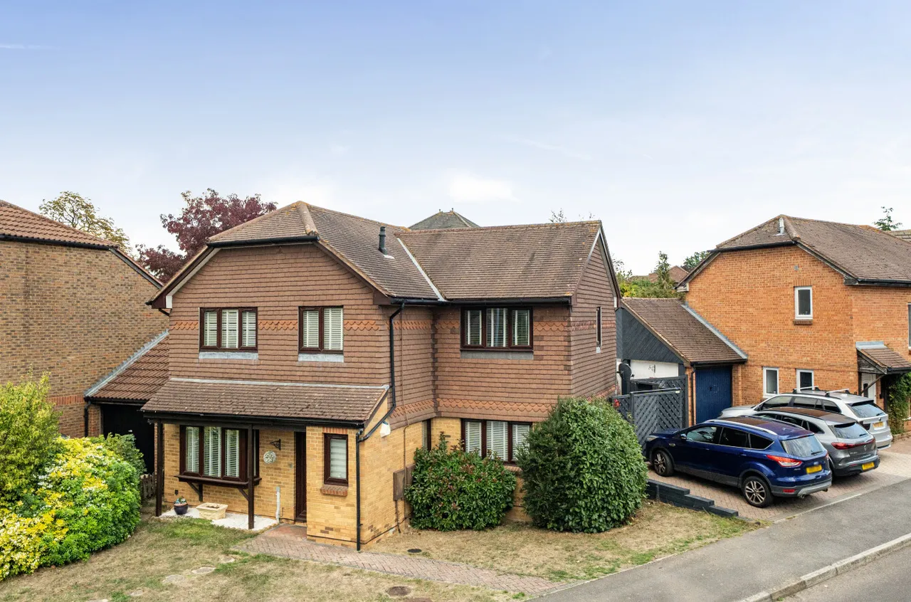 Shakespeare Way, Warfield, RG42, photo 24