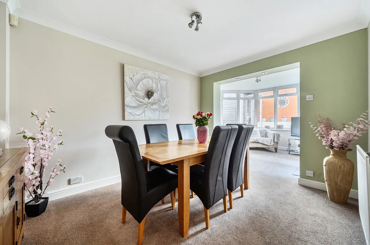 Shakespeare Way, Warfield, RG42, photo 8