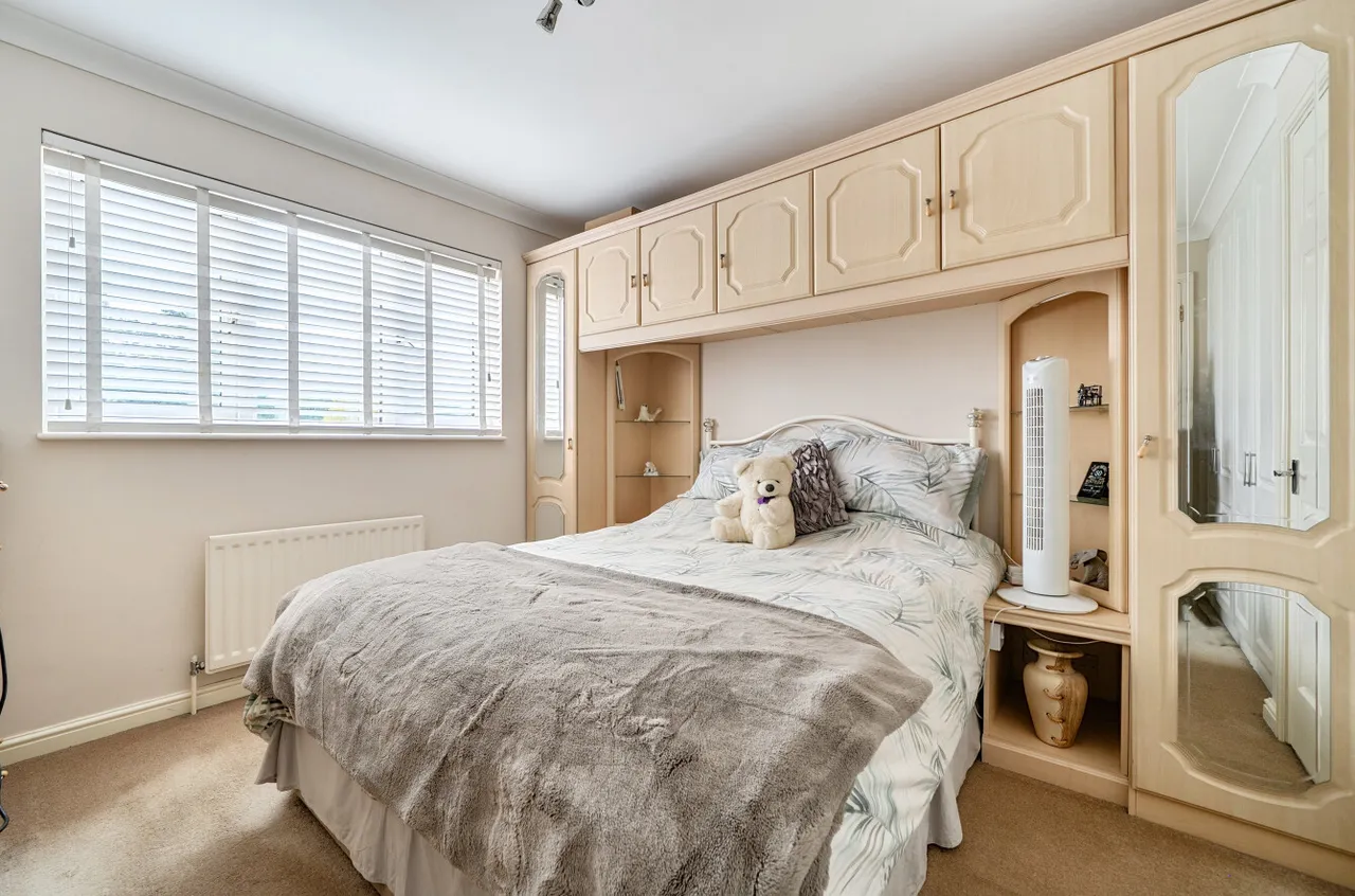 Shakespeare Way, Warfield, RG42, photo 13