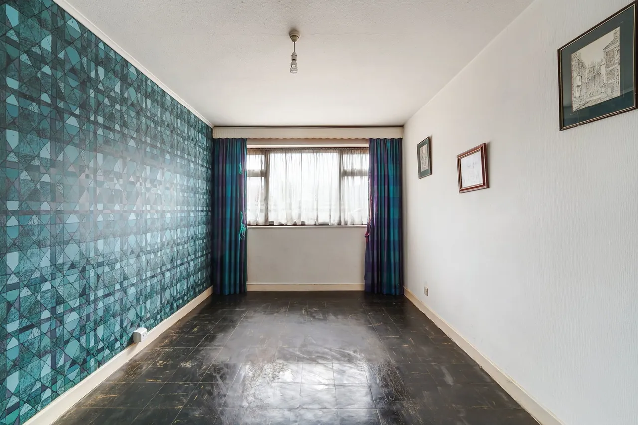 Nightingale Drive, West Ewell, KT19, photo 6