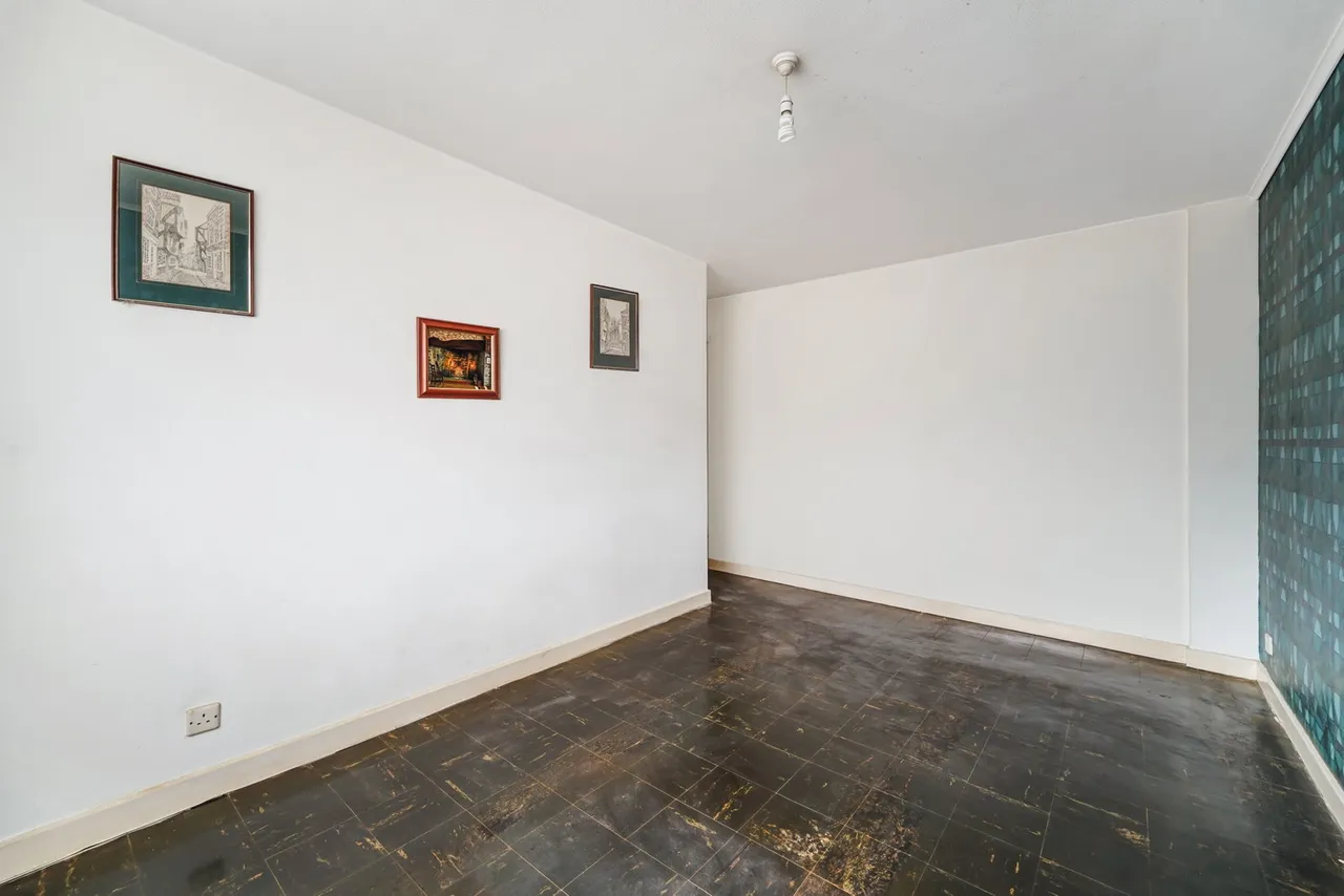 Nightingale Drive, West Ewell, KT19, photo 7