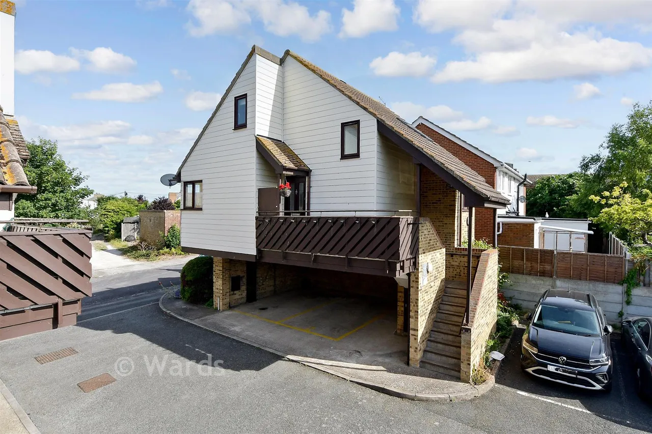 2 bed flat for sale, Ethelbert Road, Birchington, CT7