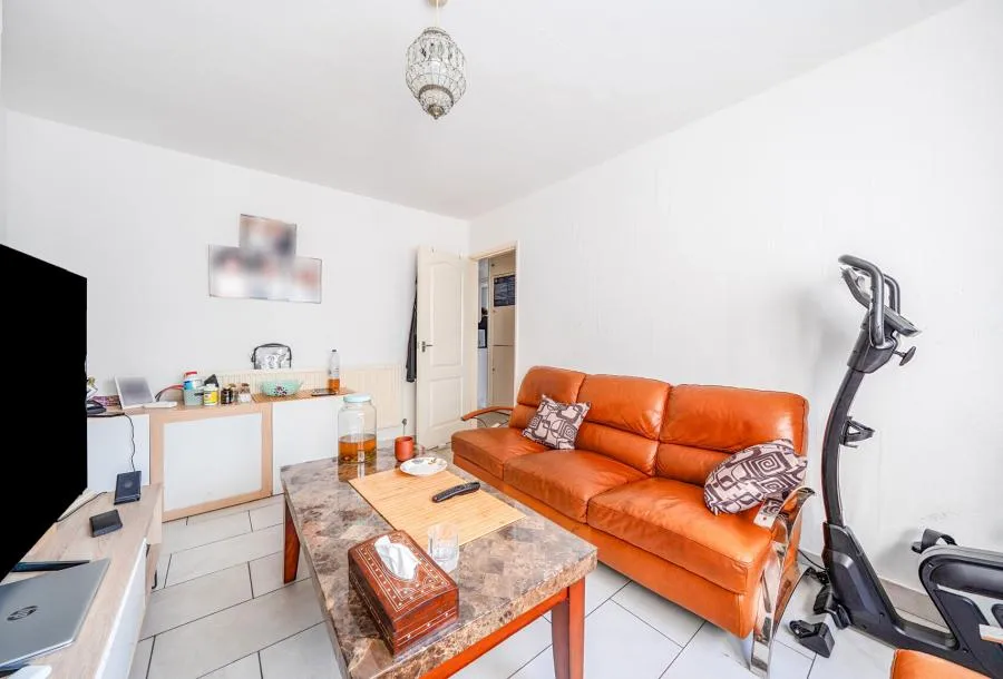 London Road, Morden, SM4, photo 17