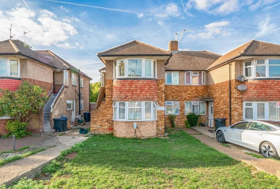 London Road, Morden, SM4, photo 12