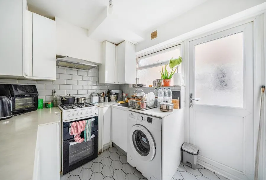 London Road, Morden, SM4, photo 10