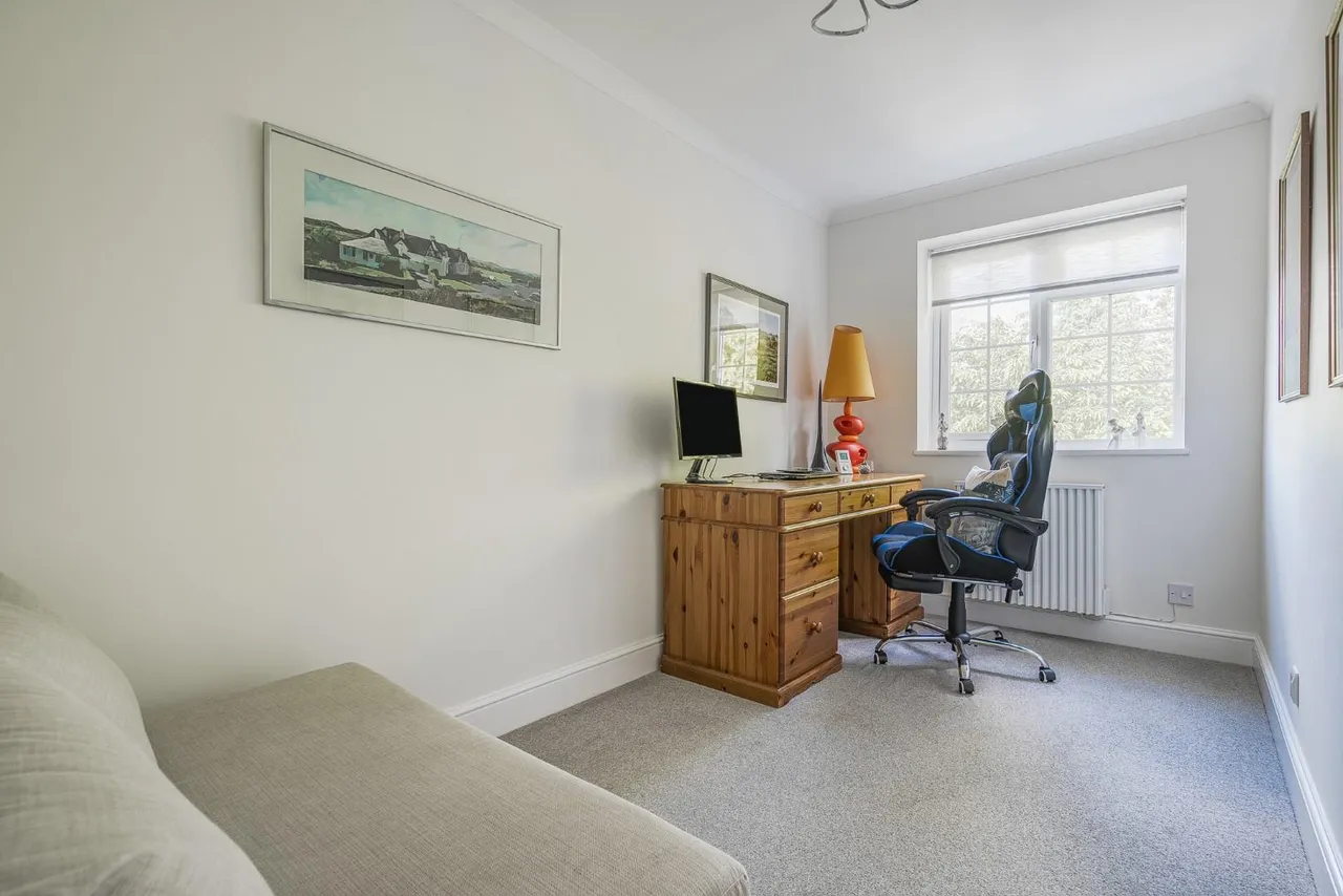 Coronation Road, Littlewick Green, photo 12