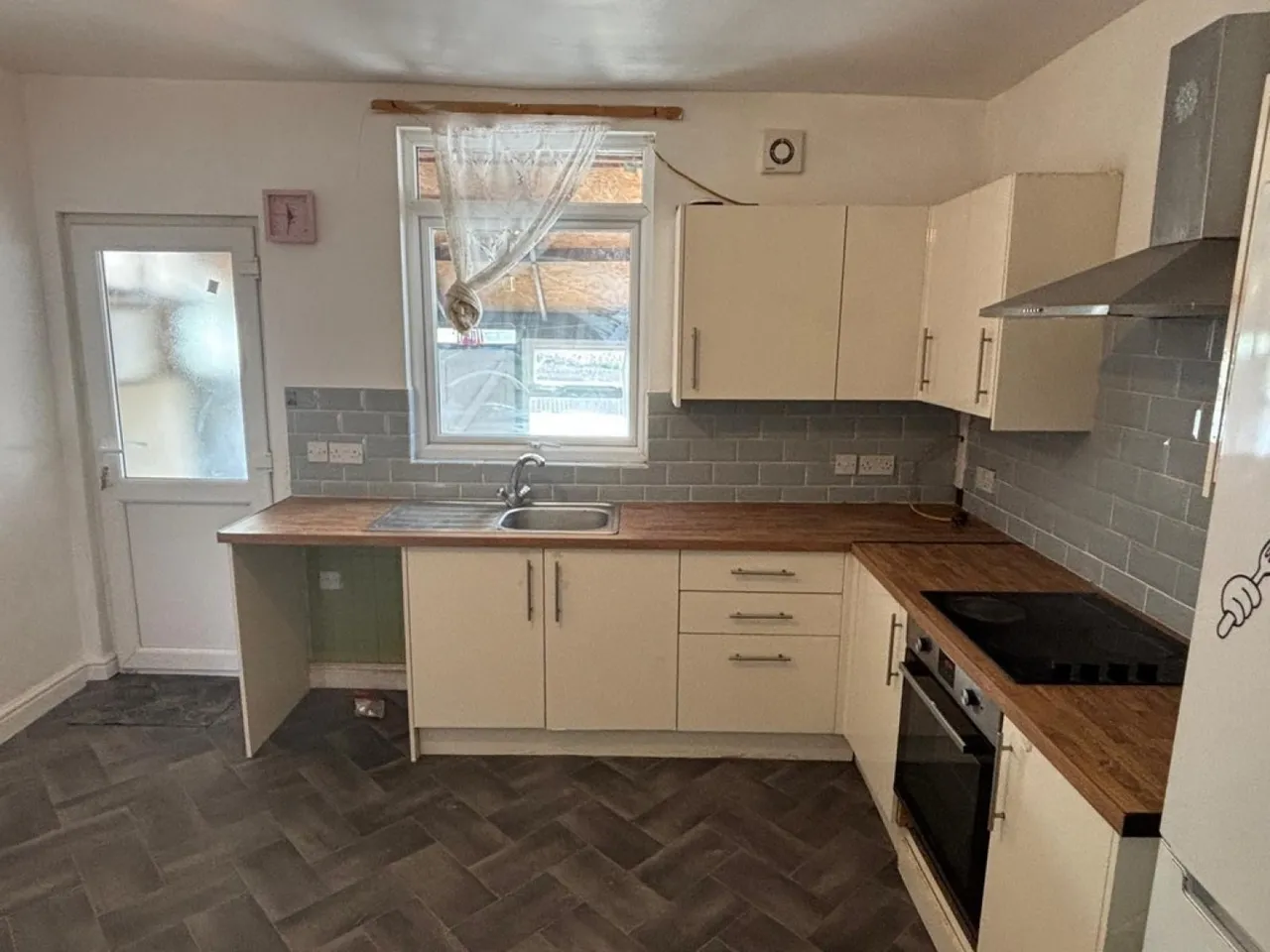 Cross Street, Goldthorpe, S63, photo 12
