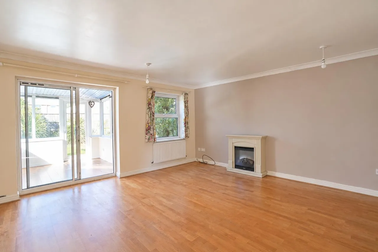 Alexandra Road, Great Wakering, photo 8