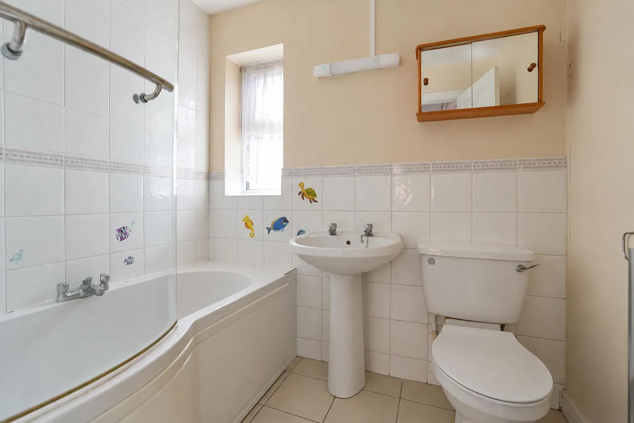 Alexandra Road, Great Wakering, photo 11